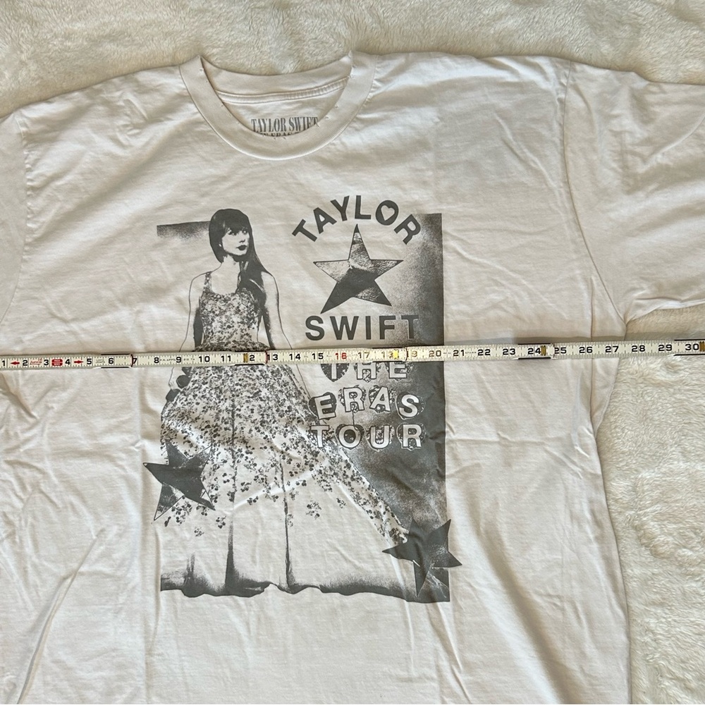 Taylor Swift The Eras Tour Official Merchandise - Crew Neck Tour Tee Size 3XL - Picture 7 of 8